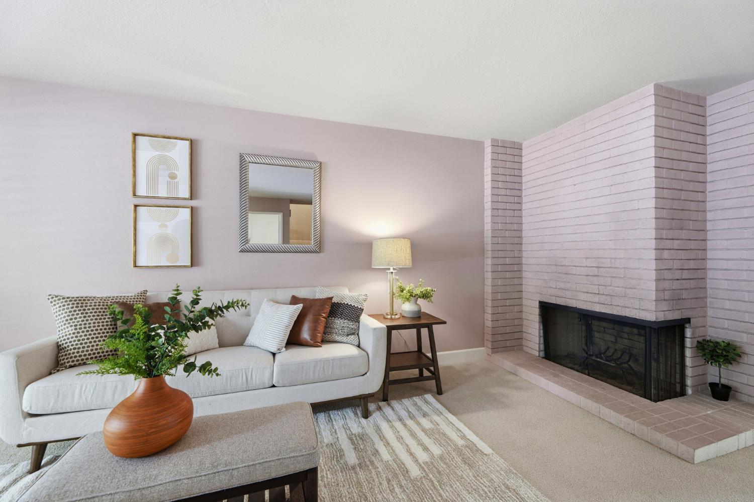 1276 Vanderbilt Way