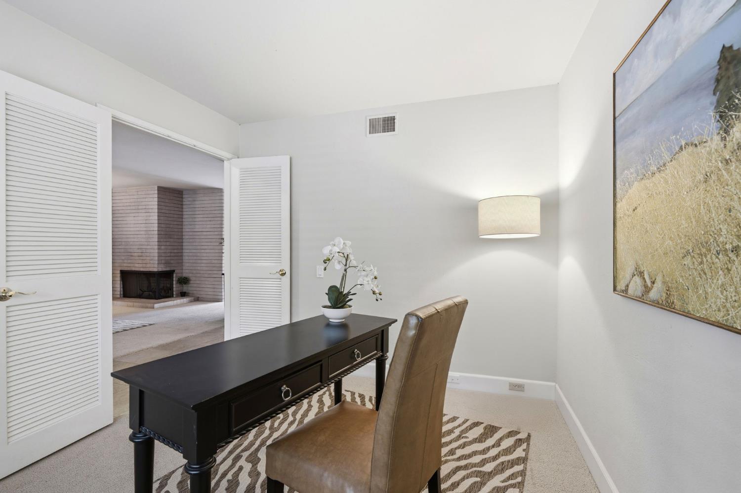 1276 Vanderbilt Way