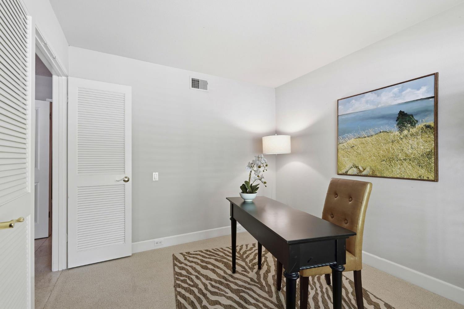 1276 Vanderbilt Way
