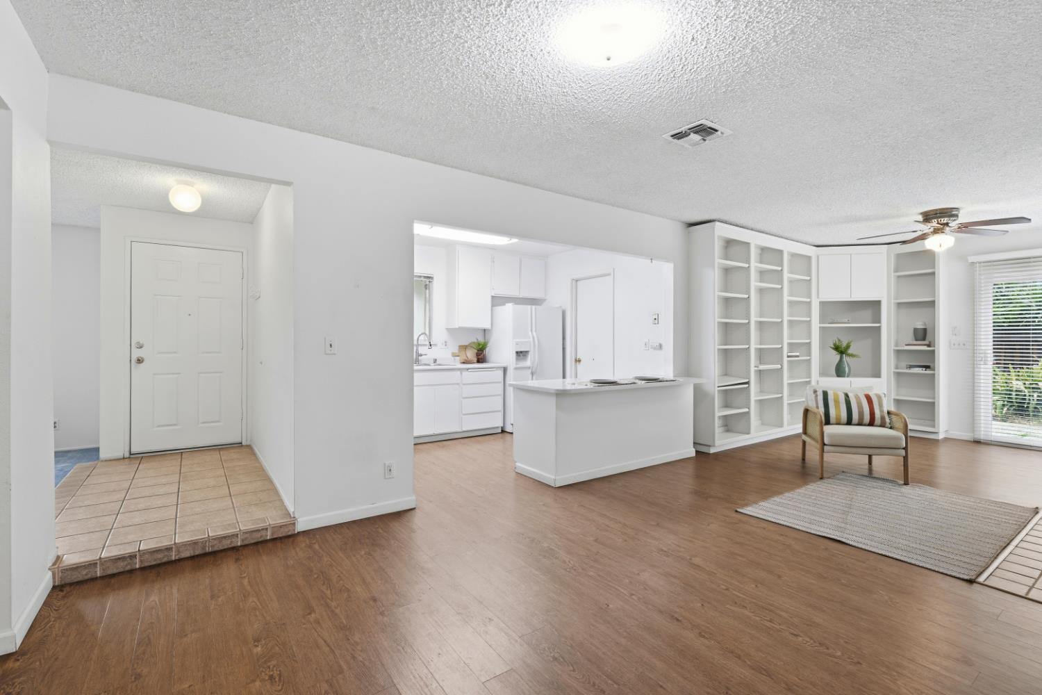 106 Lido Circle