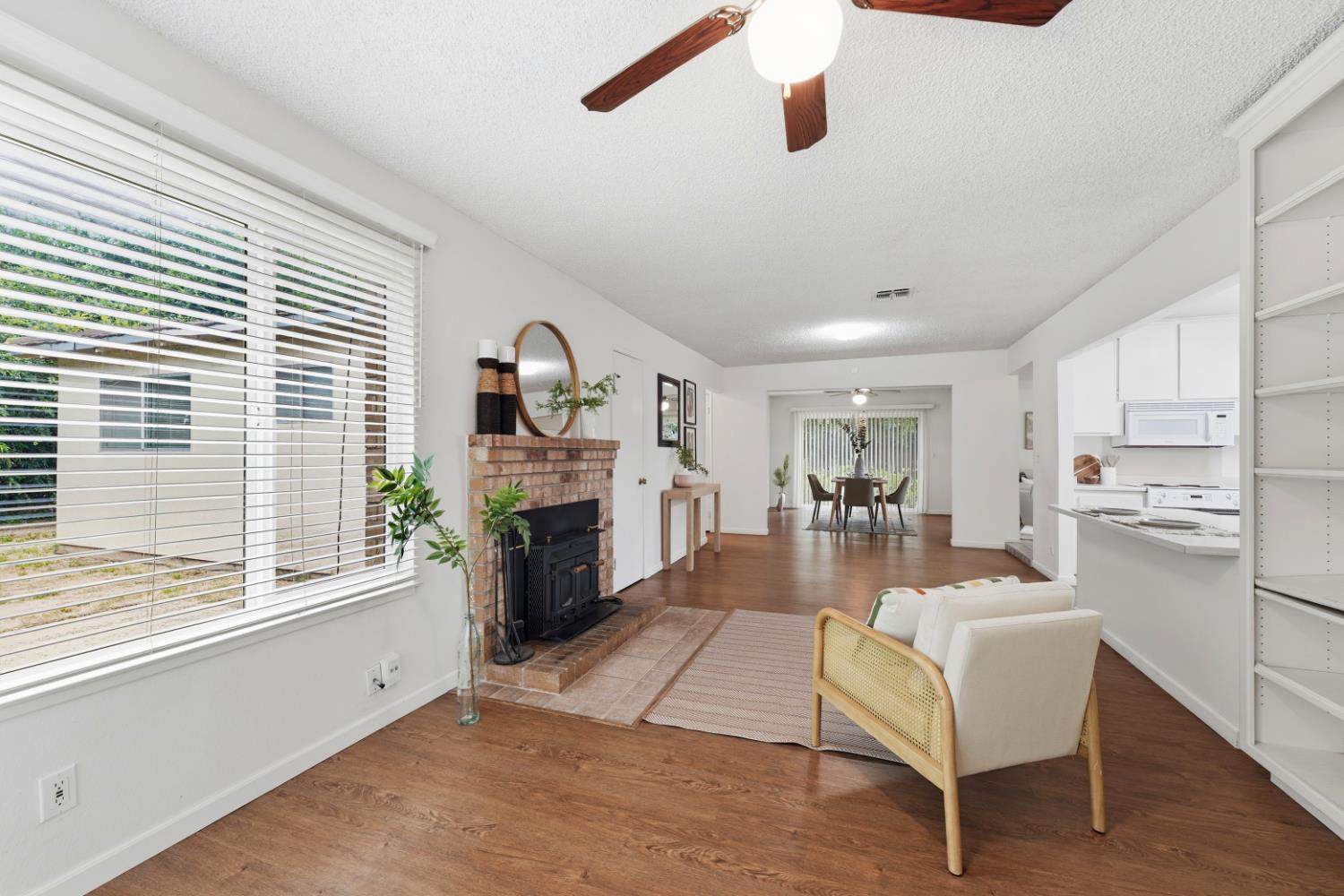 106 Lido Circle