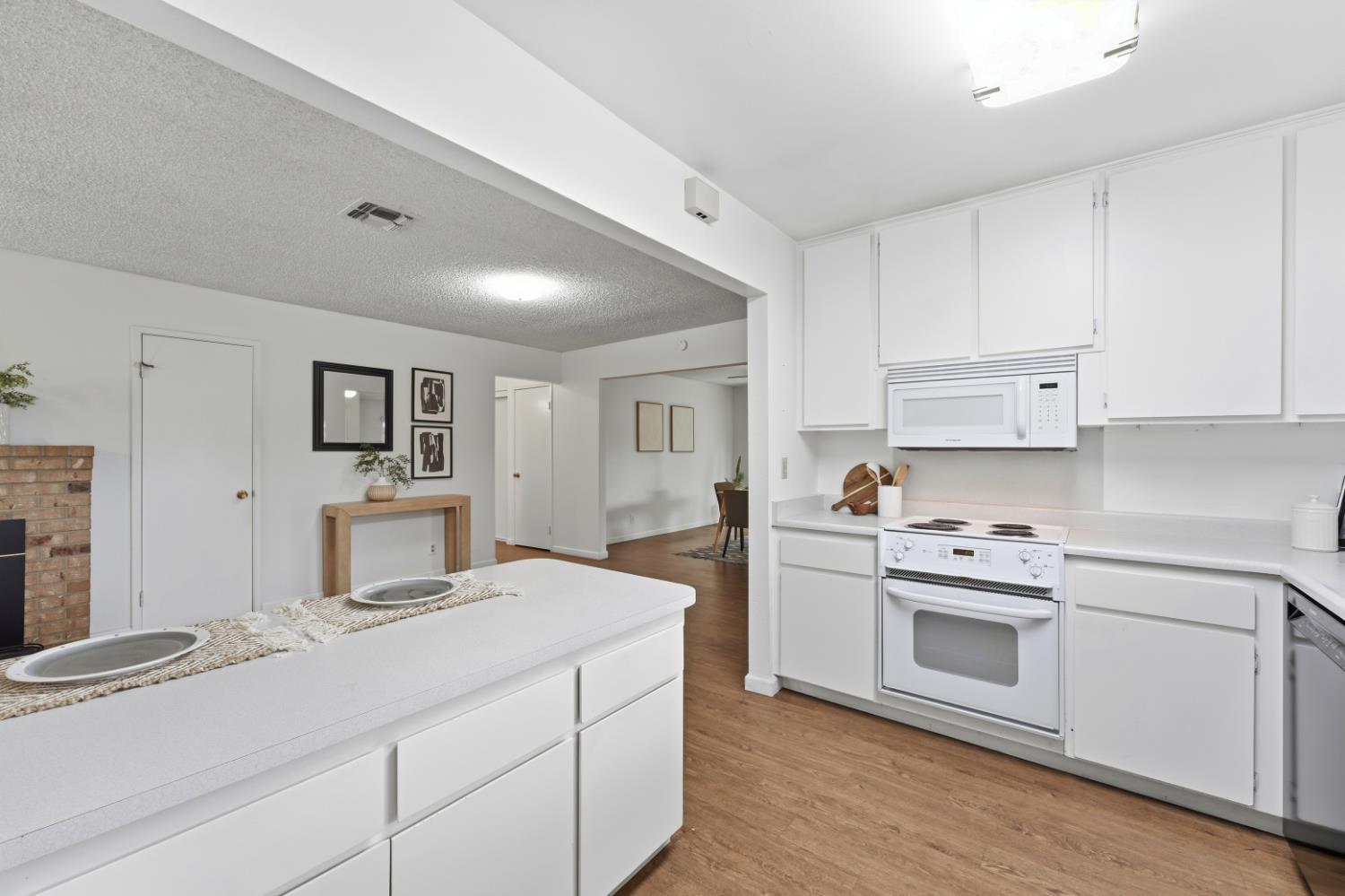 106 Lido Circle