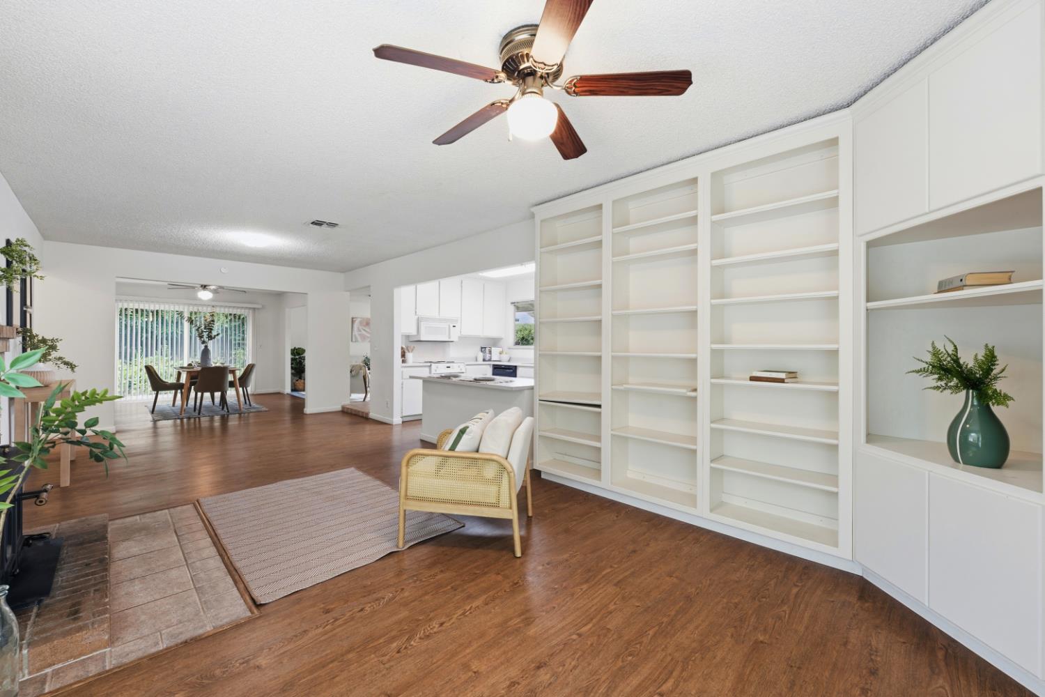 106 Lido Circle