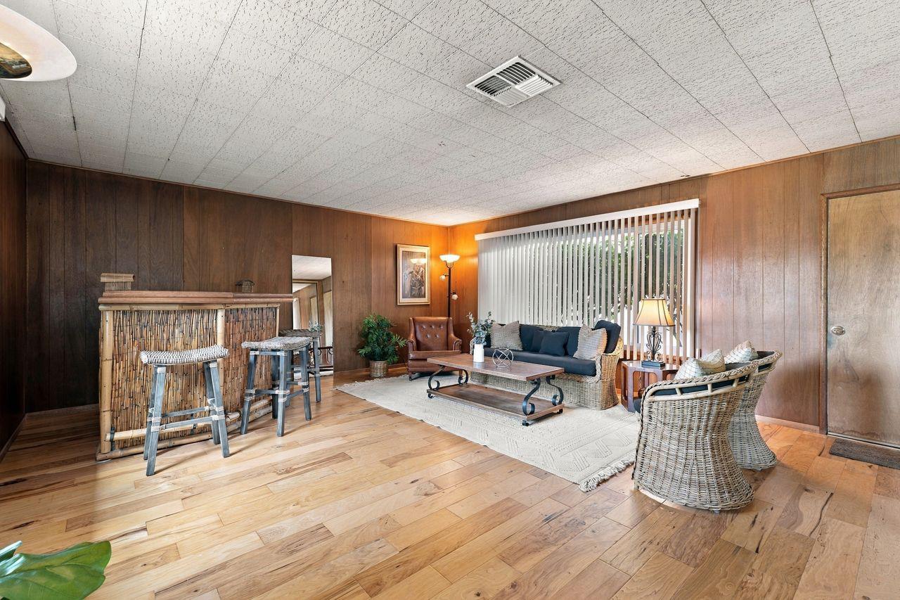 5248 Fernwood Way