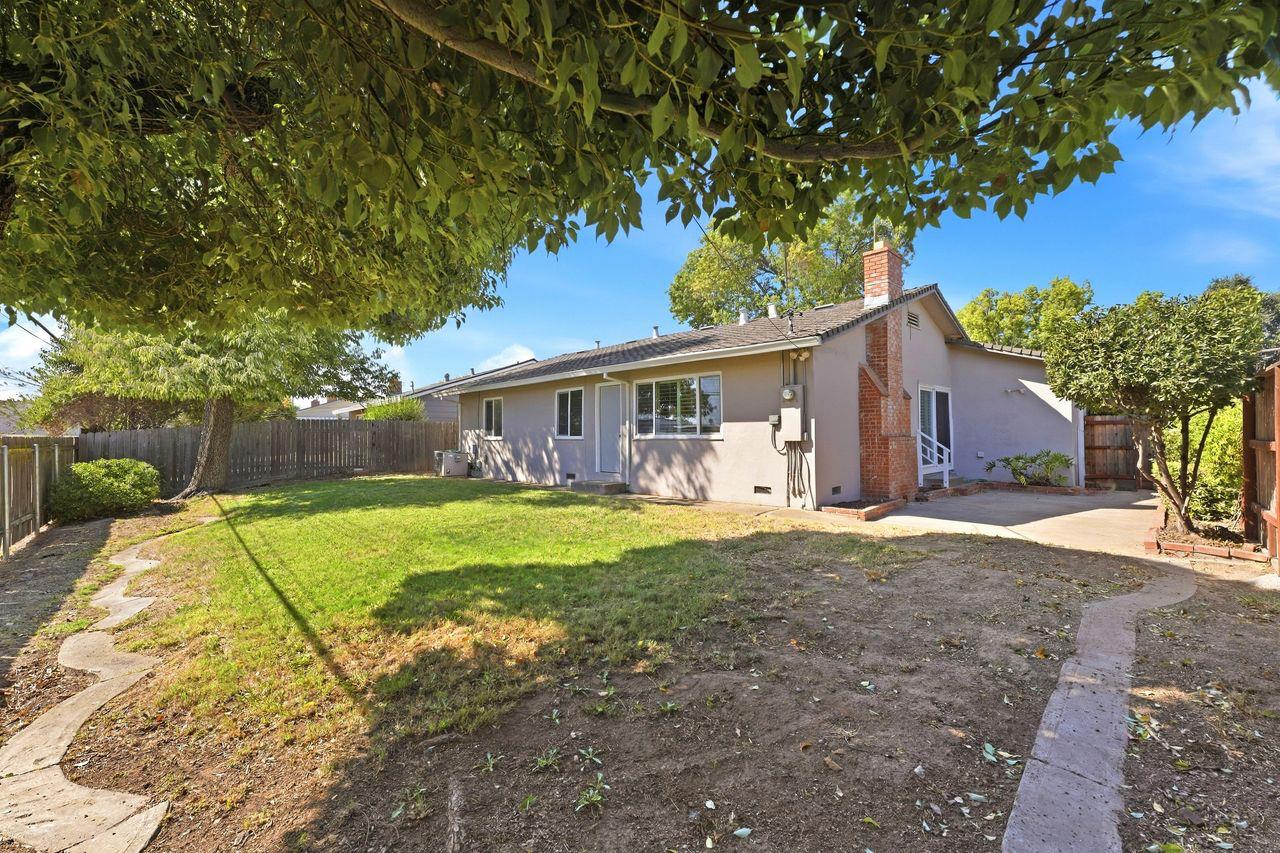 5248 Fernwood Way