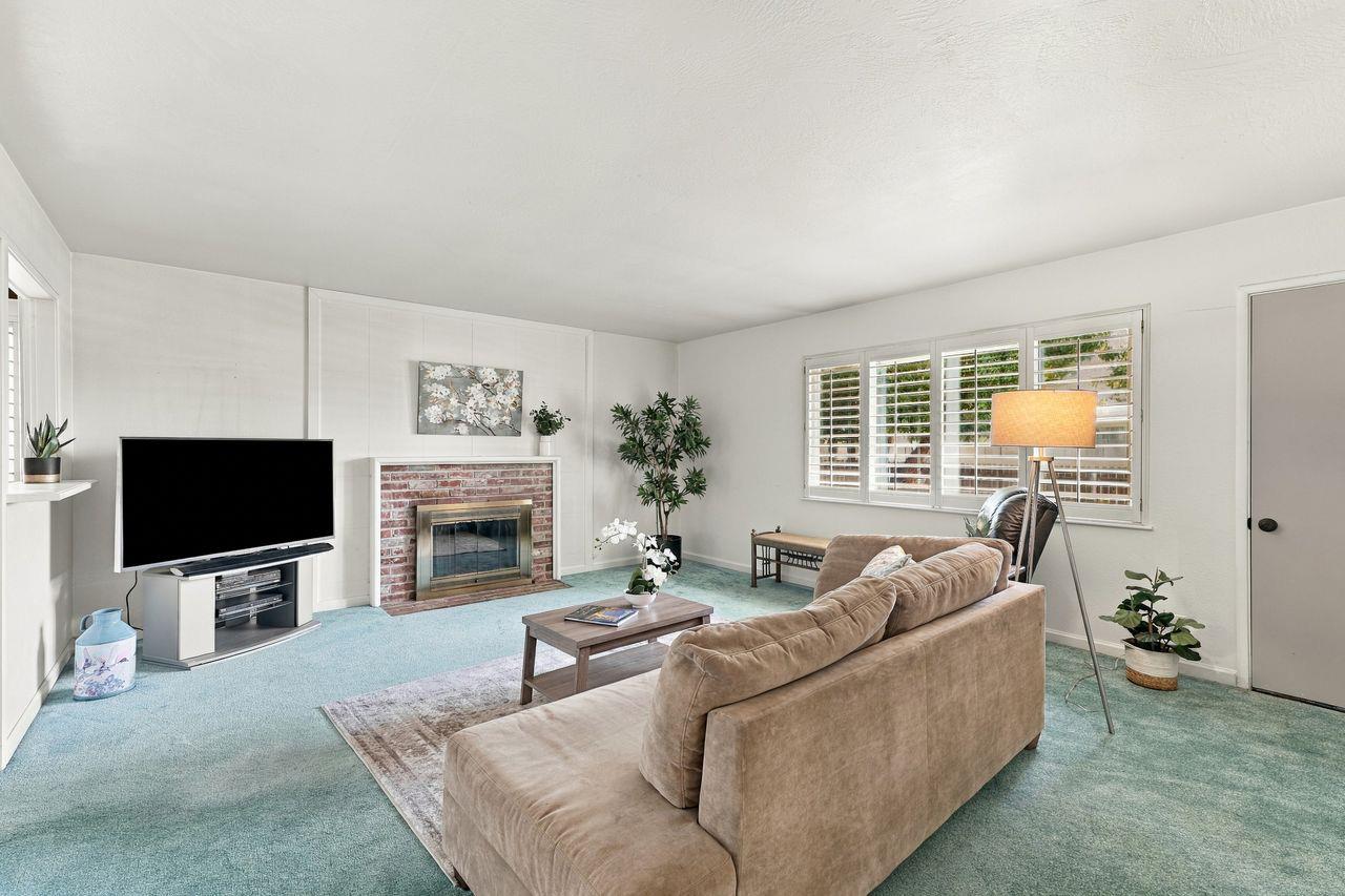 5248 Fernwood Way