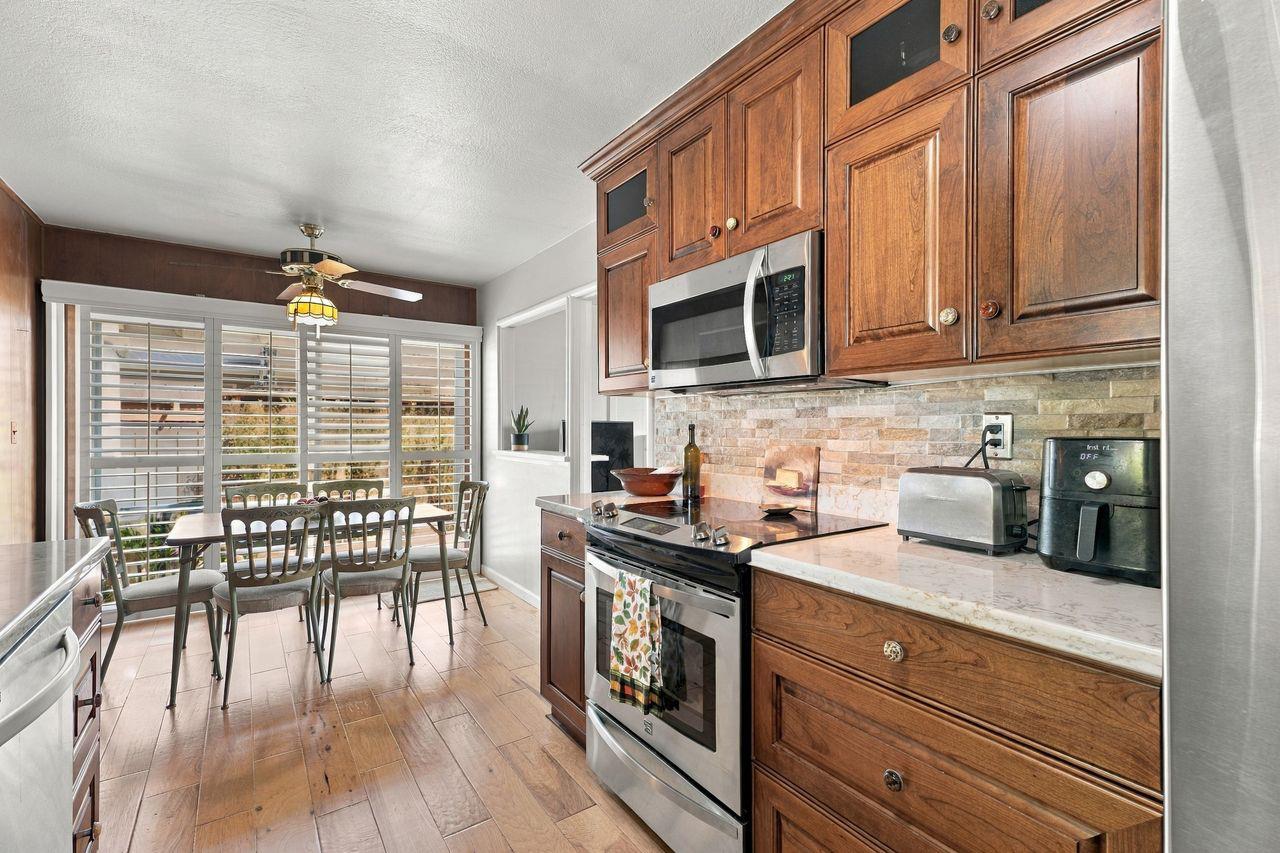 5248 Fernwood Way