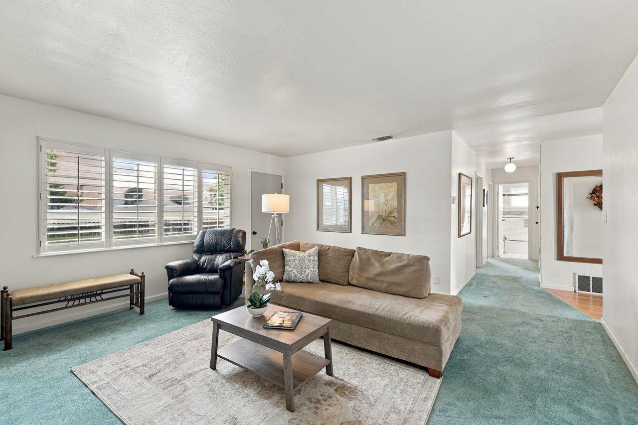 5248 Fernwood Way