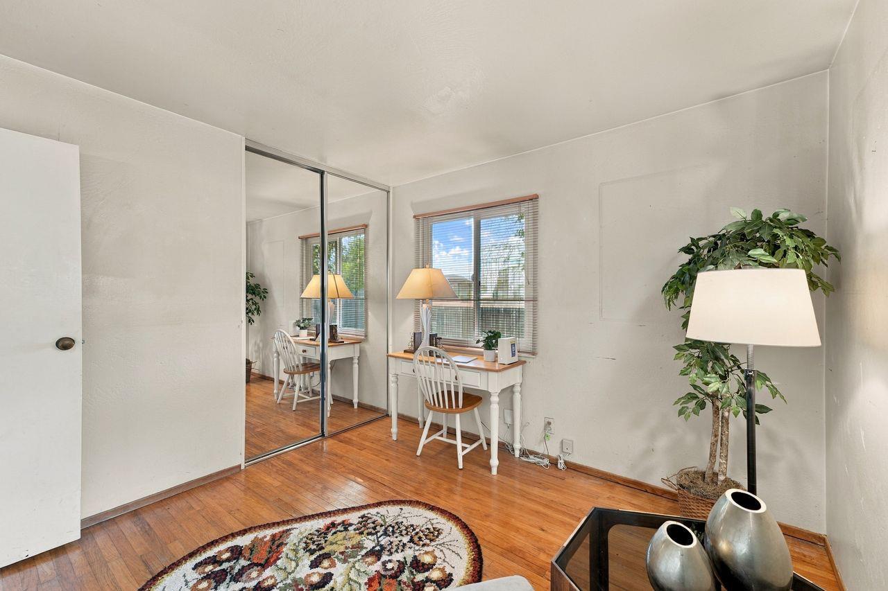 5248 Fernwood Way