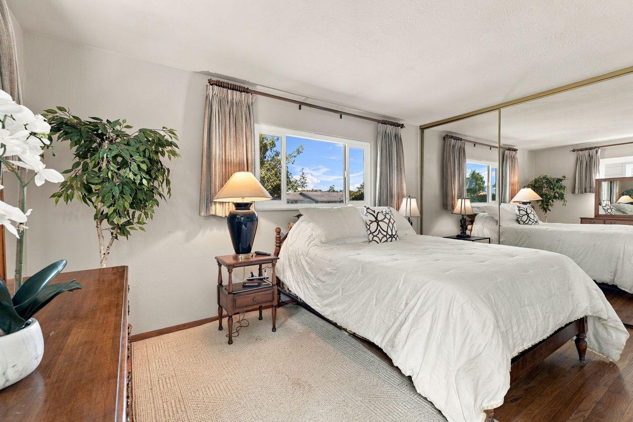 5248 Fernwood Way