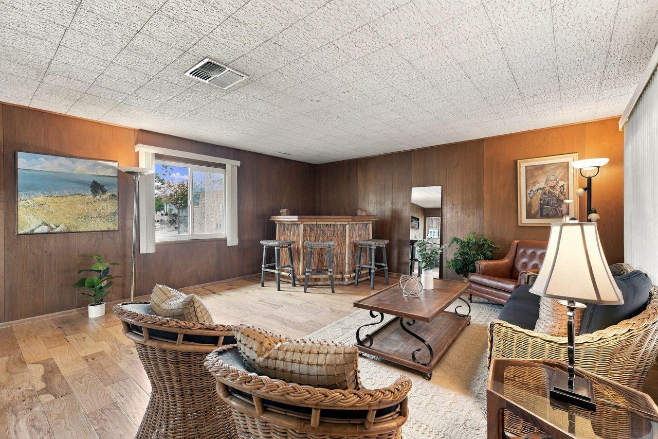 5248 Fernwood Way