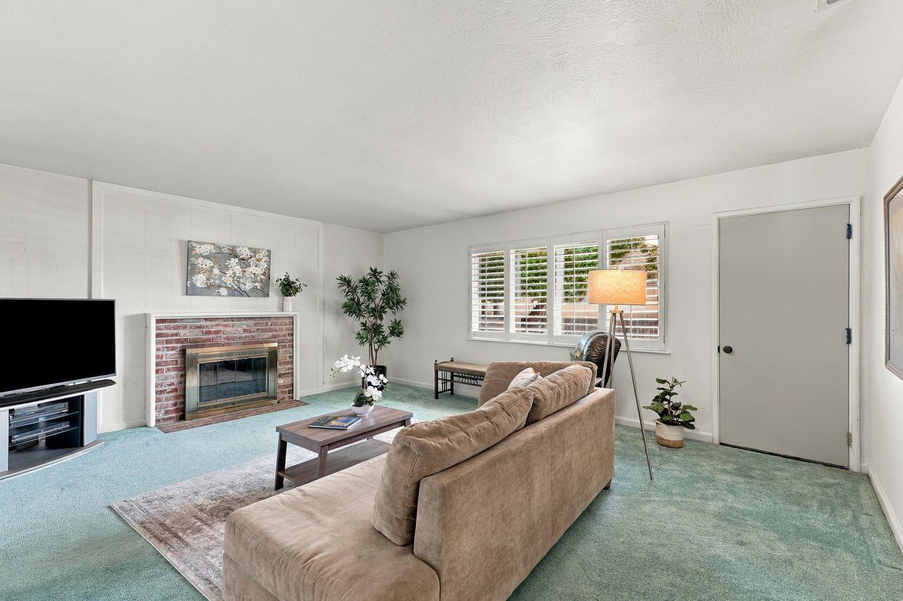 5248 Fernwood Way