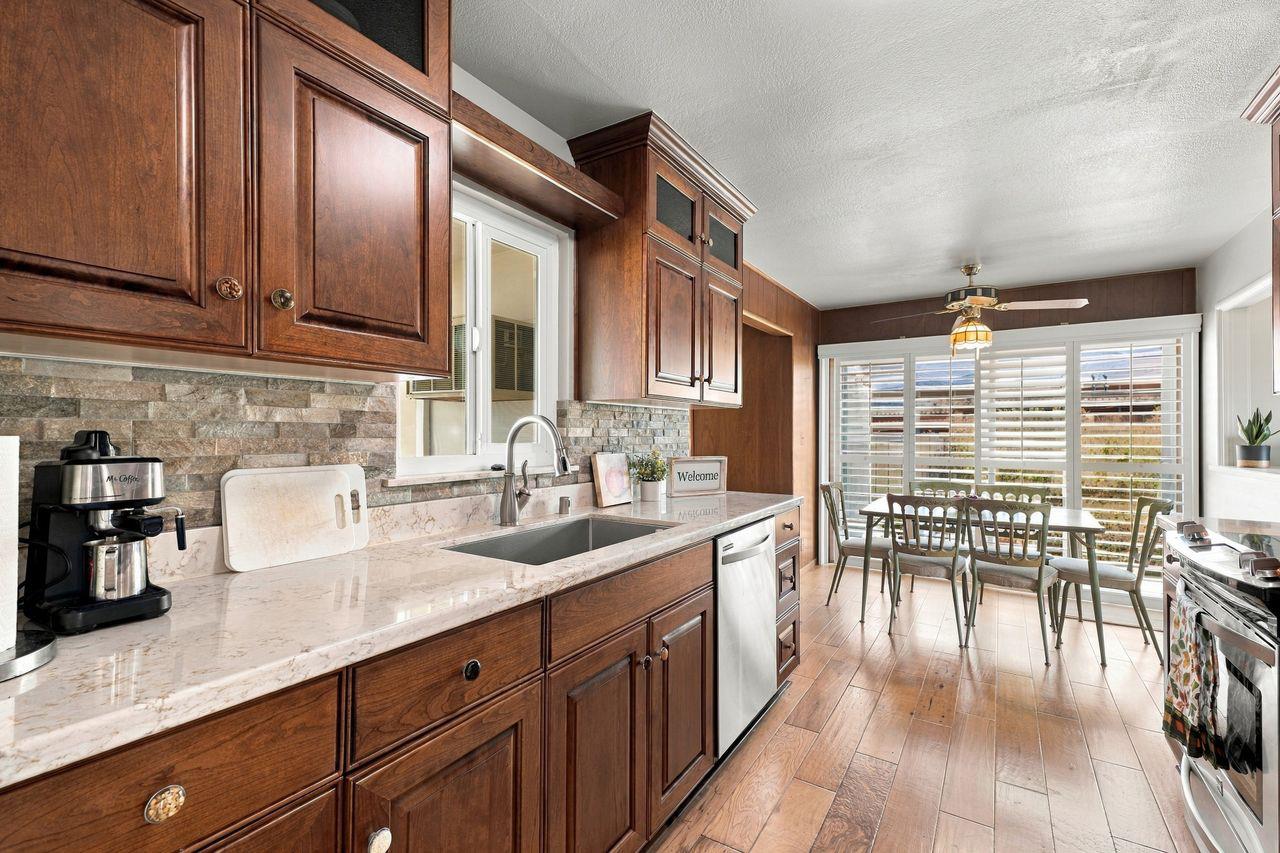 5248 Fernwood Way