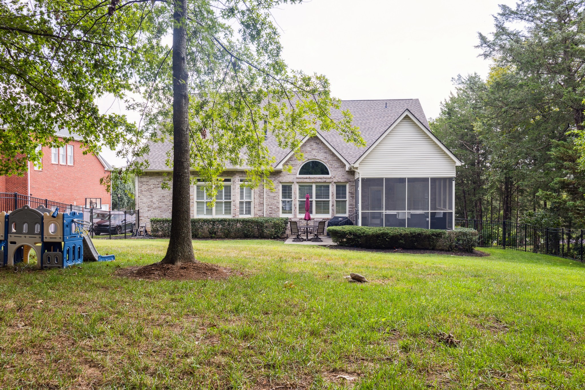 2221 Brookfield Dr