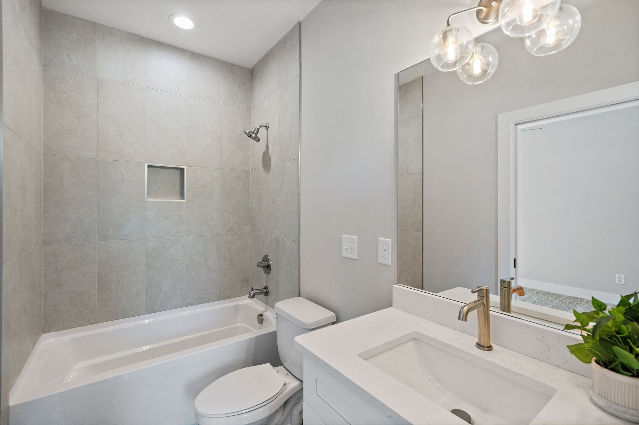 807 Arbor Trace Cir
