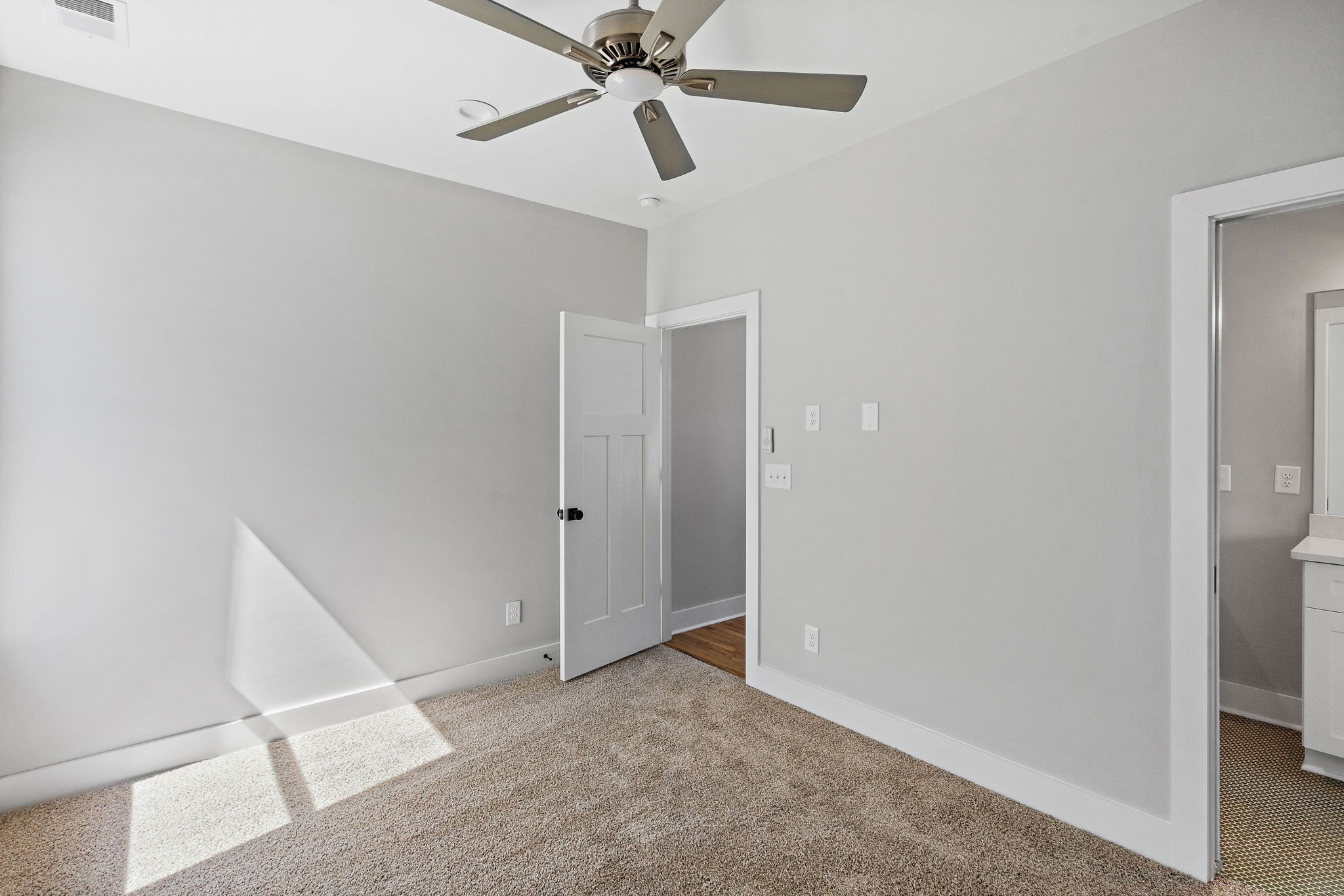 807 Arbor Trace Cir