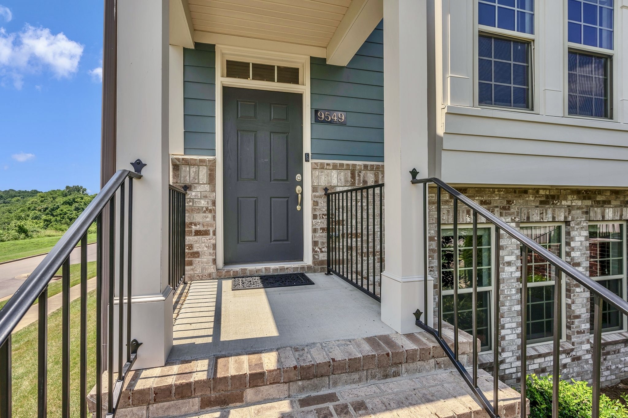 9549 Dresden Sq