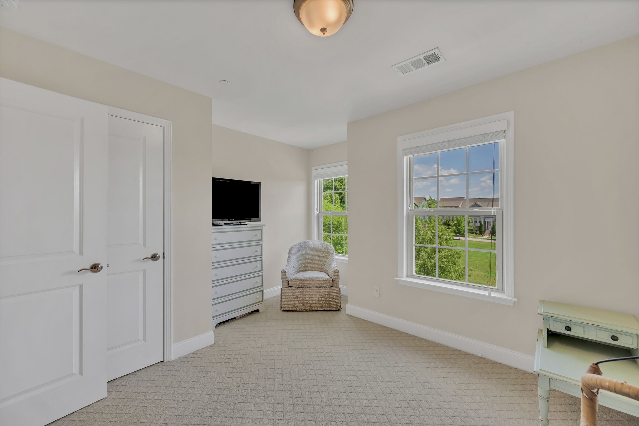 9549 Dresden Sq