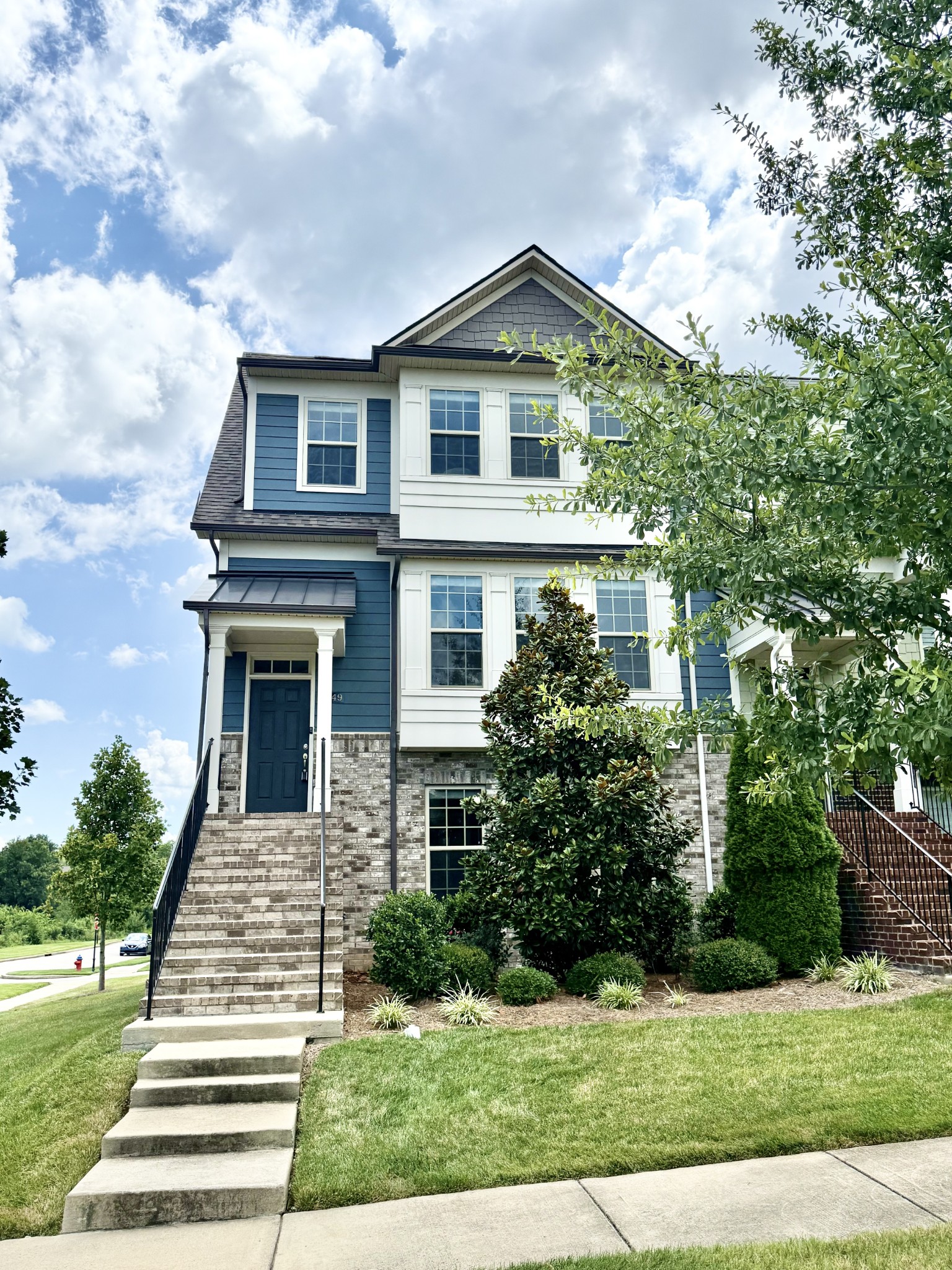 9549 Dresden Sq