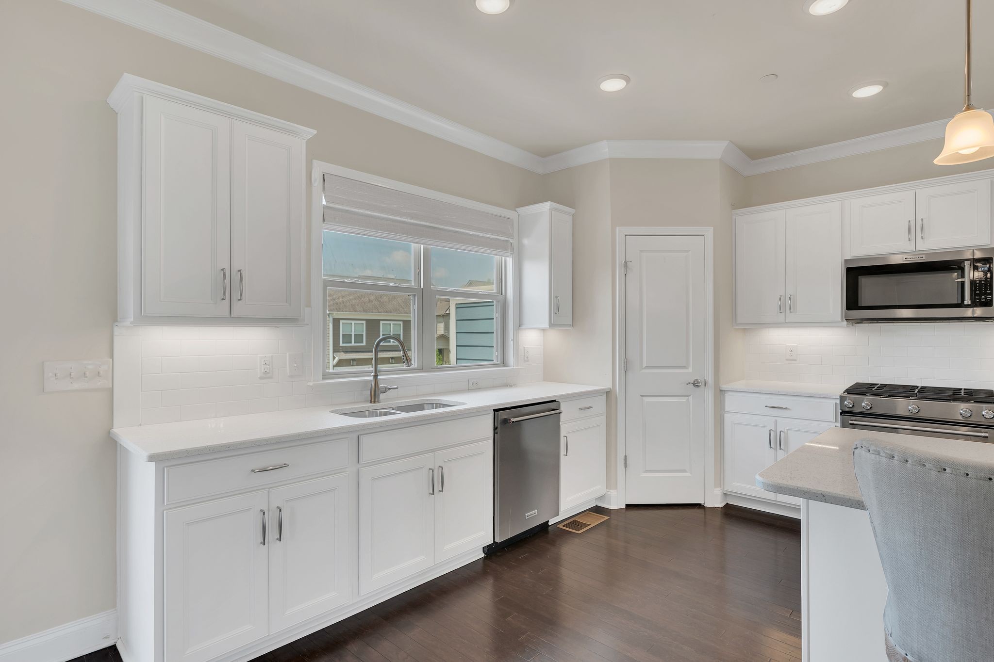 9549 Dresden Sq