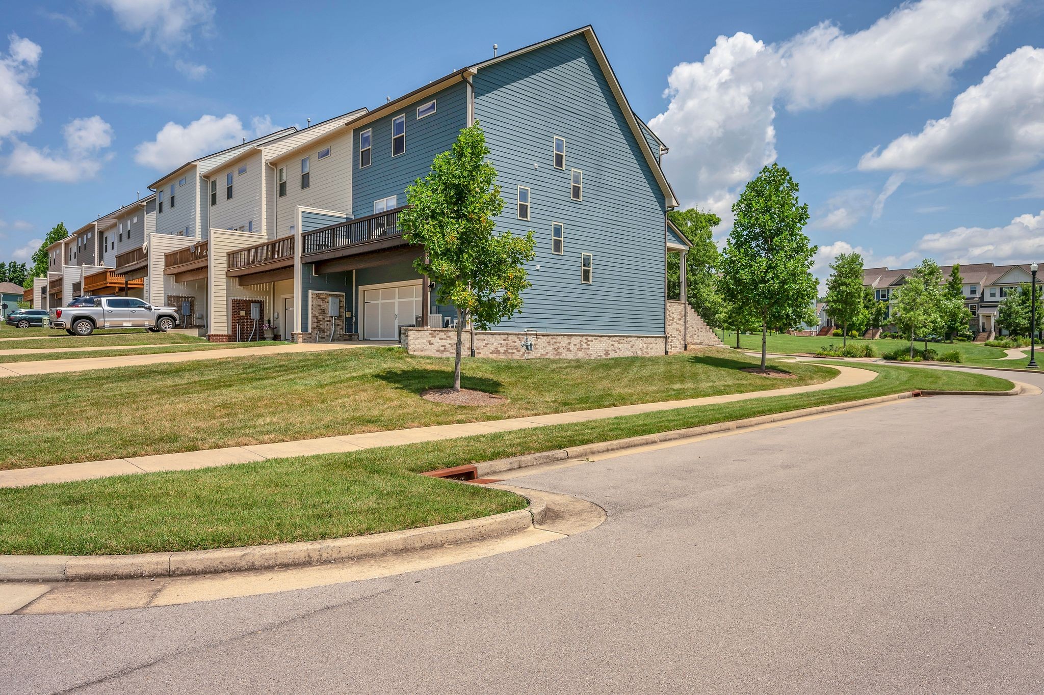 9549 Dresden Sq