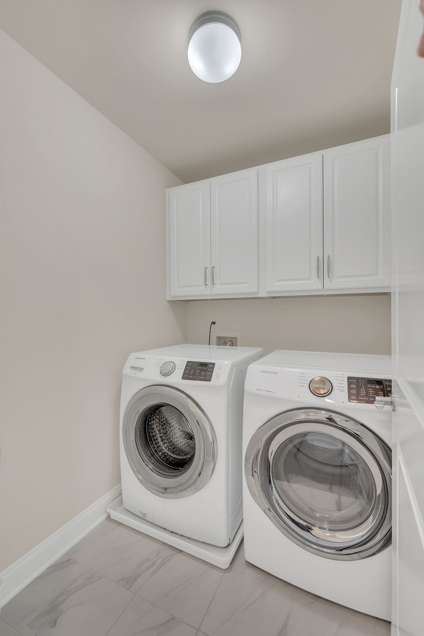 9549 Dresden Sq