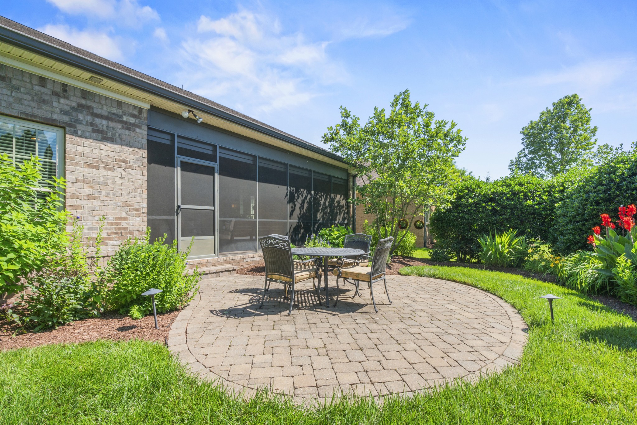 4452 Maryweather Ln
