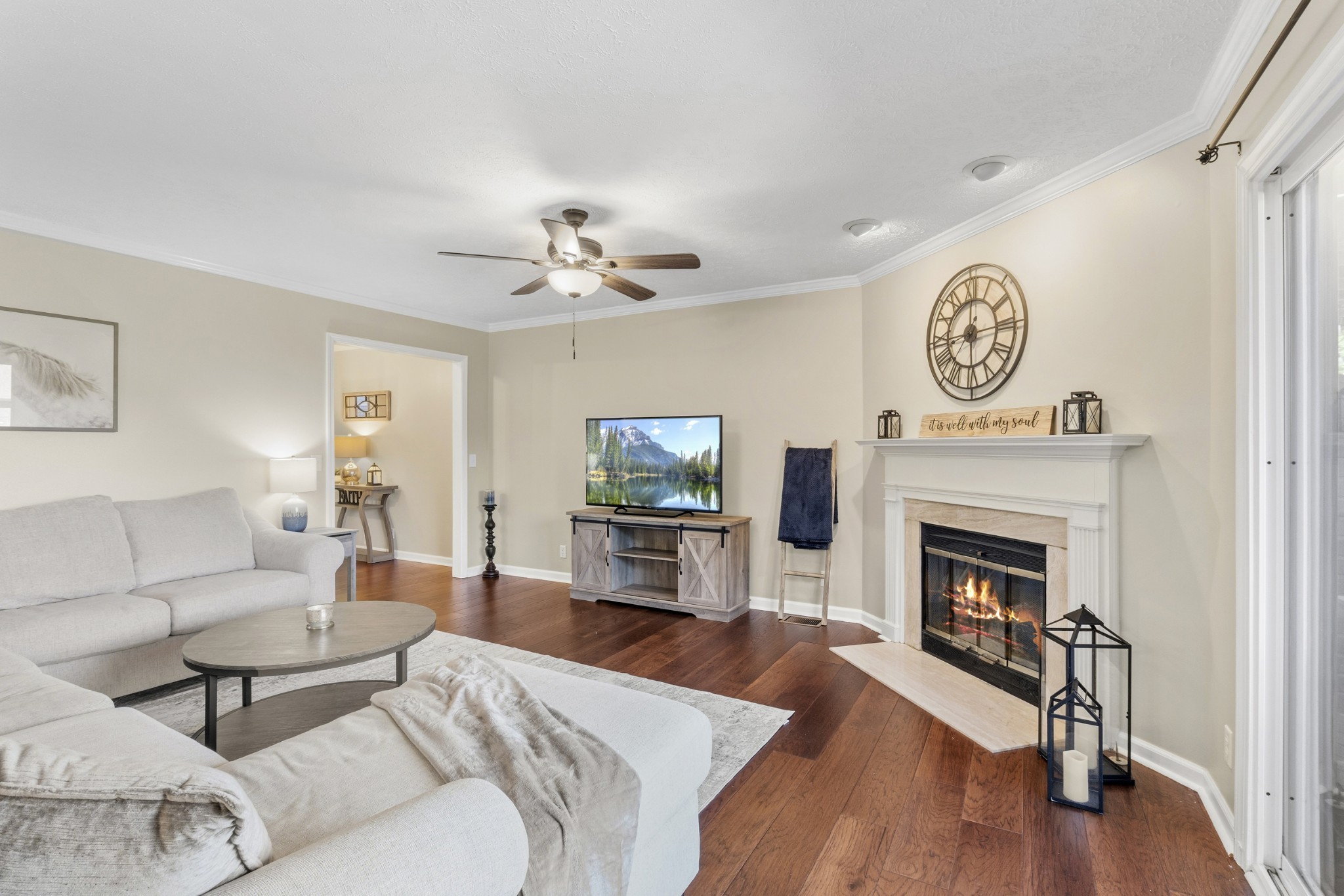 120 Hearthstone Manor Cir