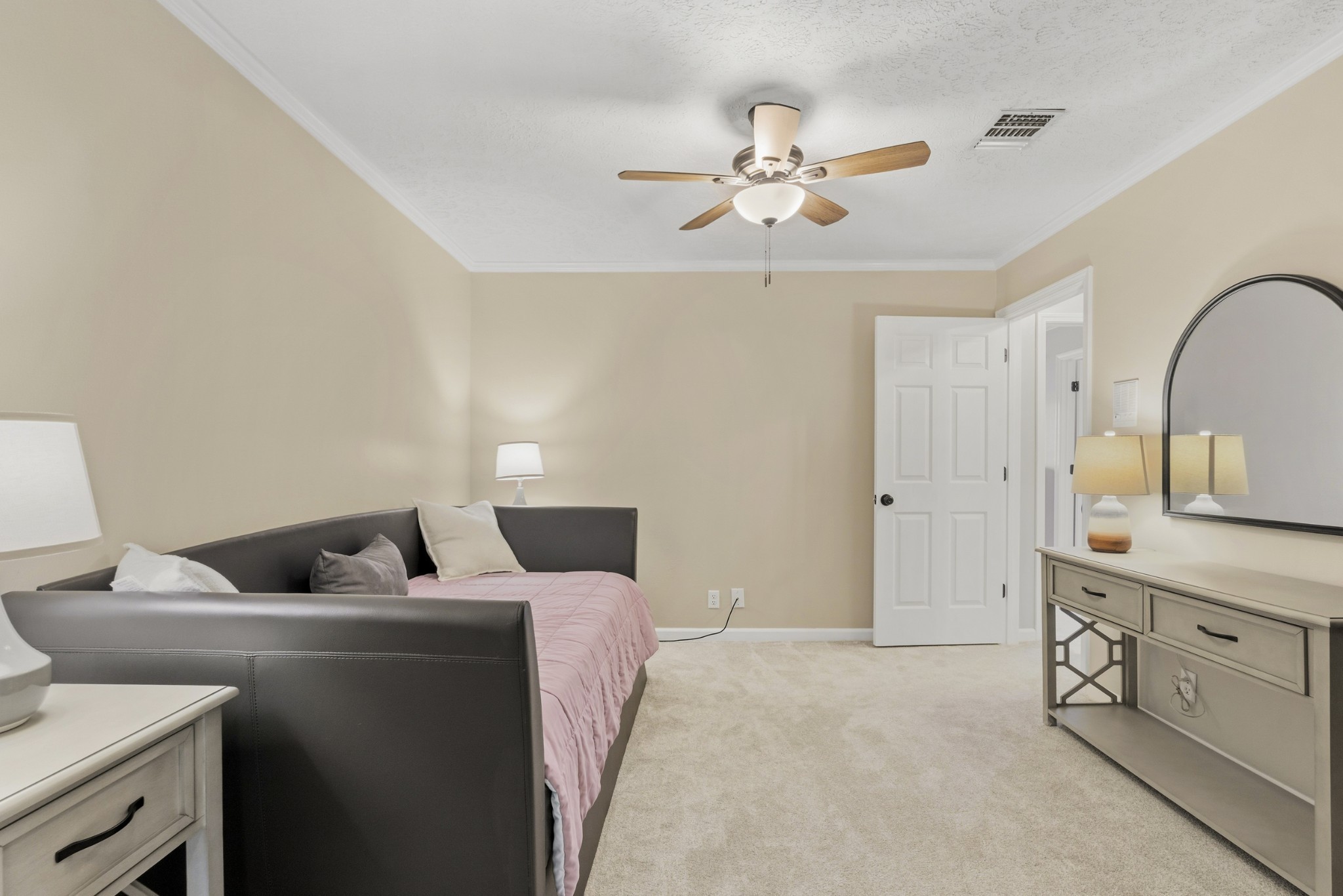 120 Hearthstone Manor Cir