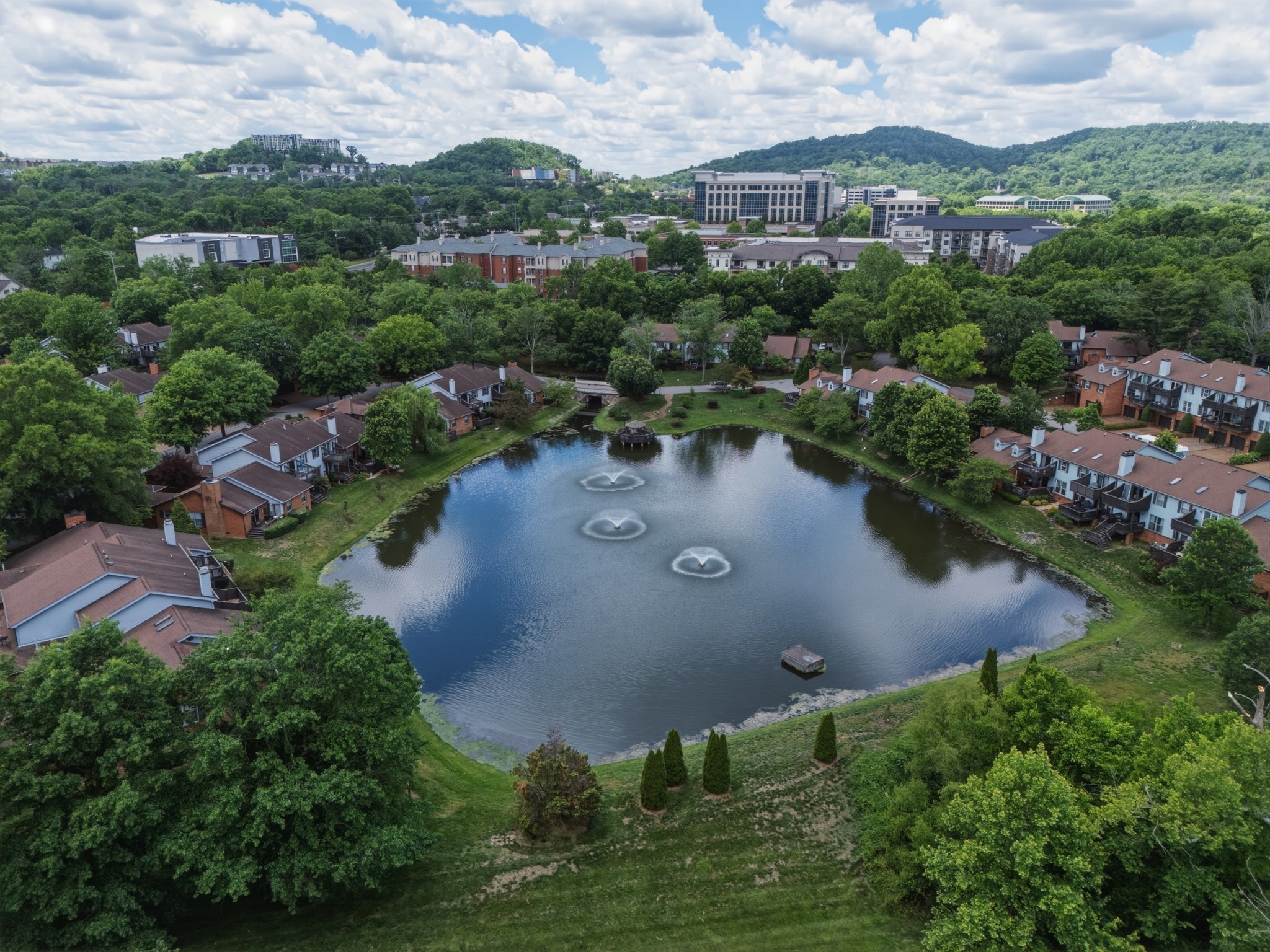 120 Hearthstone Manor Cir