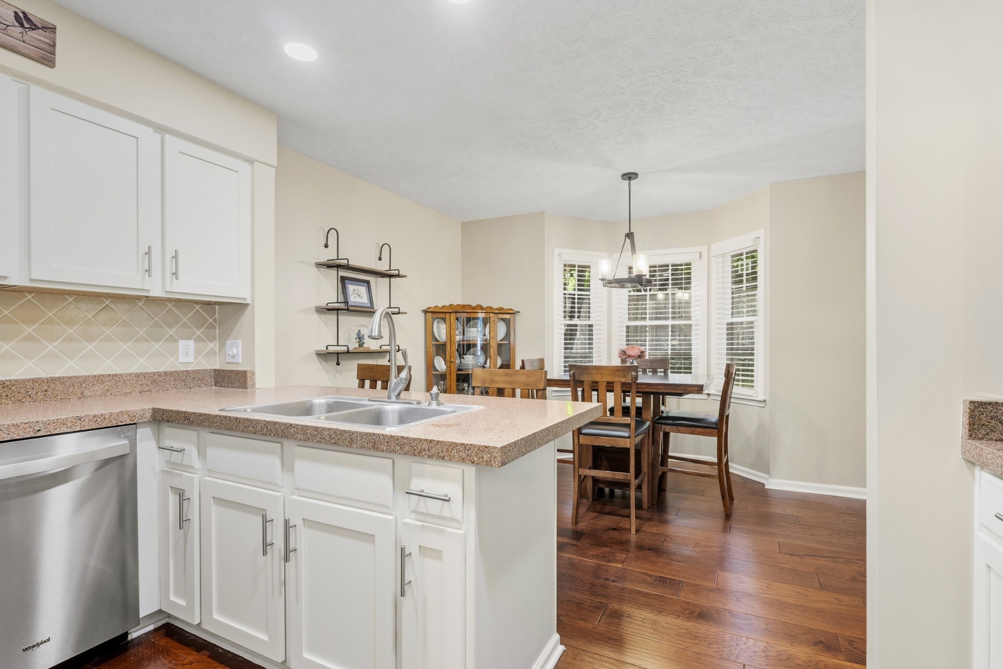 120 Hearthstone Manor Cir