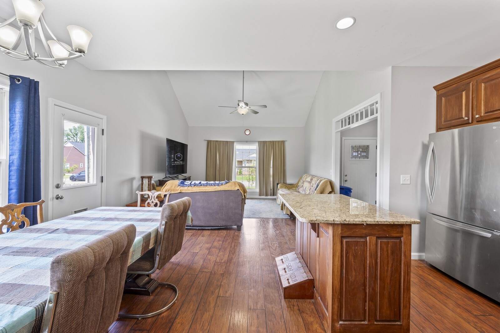 604 Brookside Dr