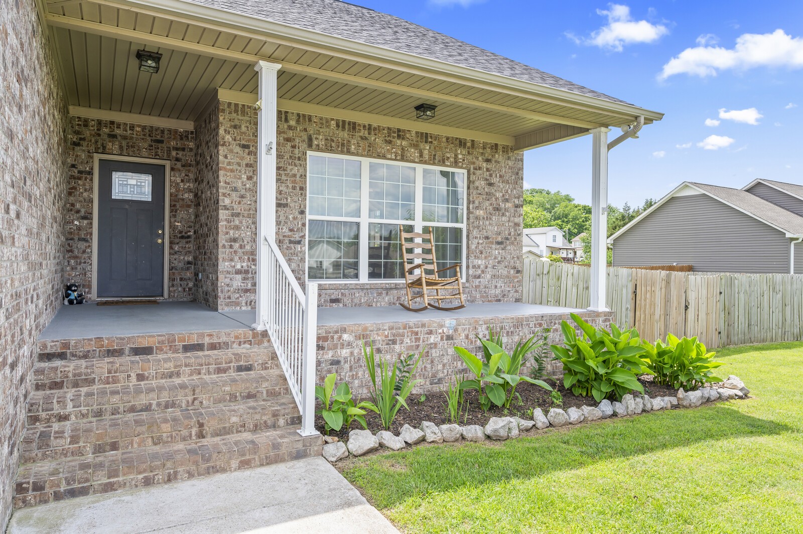 604 Brookside Dr
