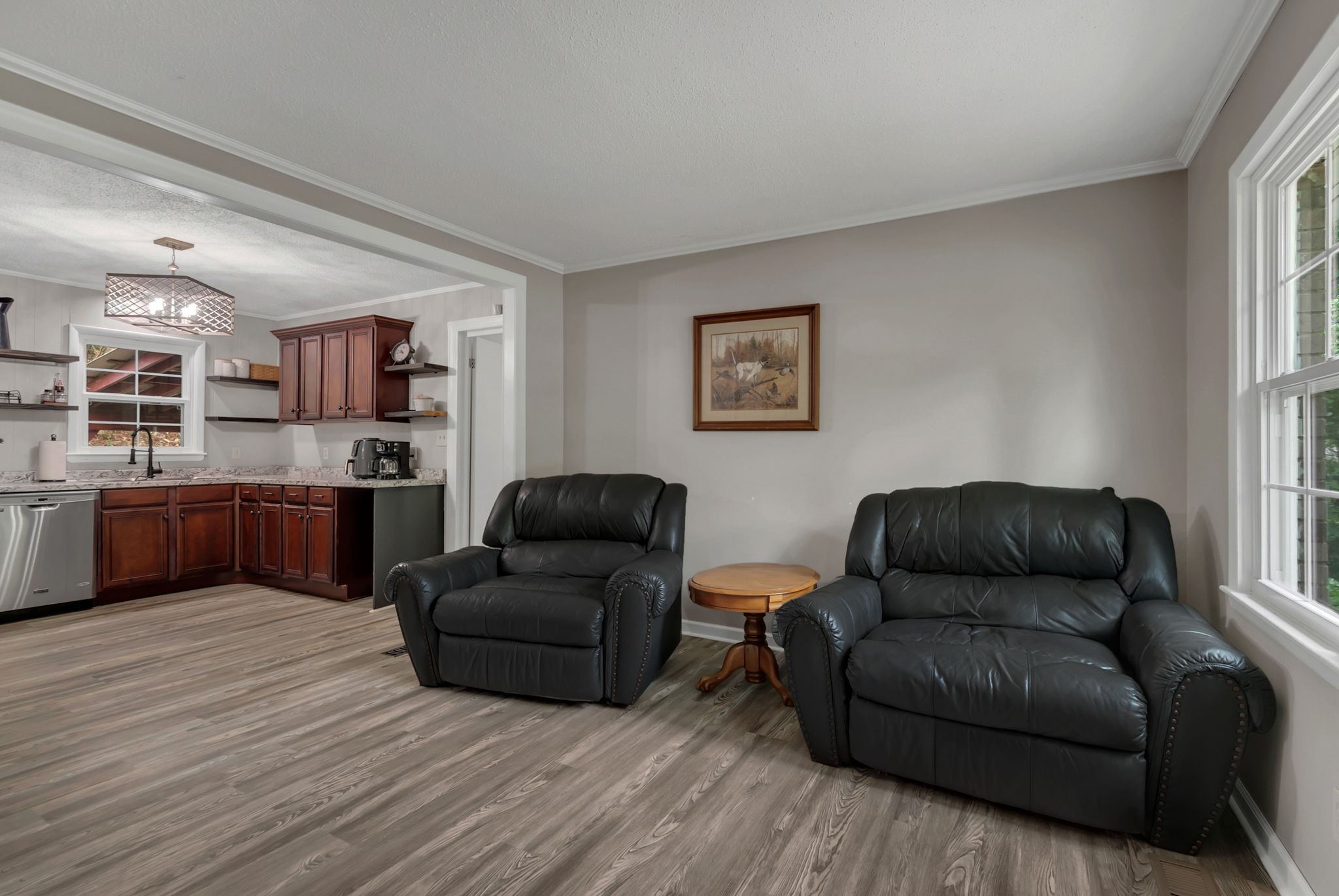 1801 Crestview Dr