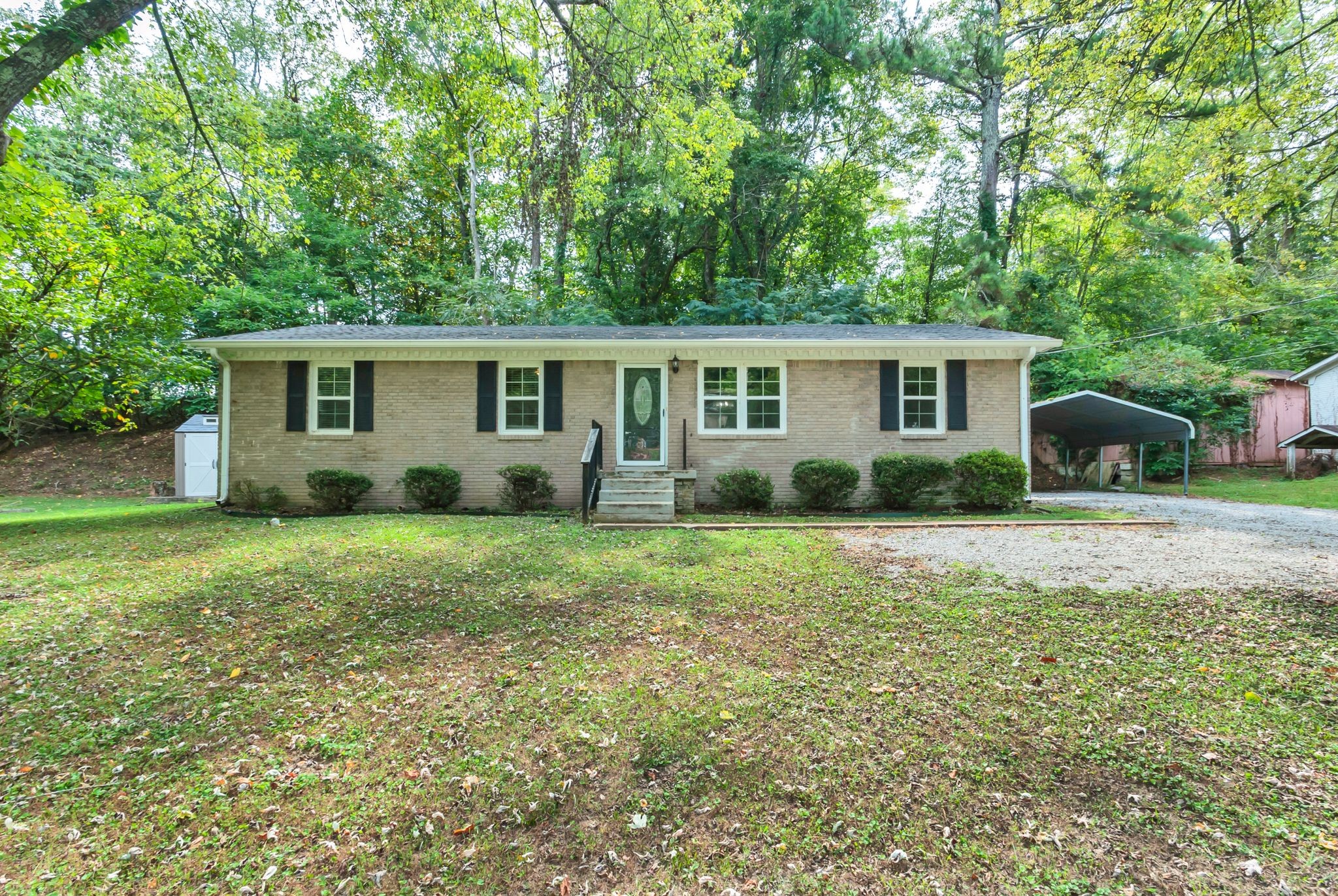 1801 Crestview Dr