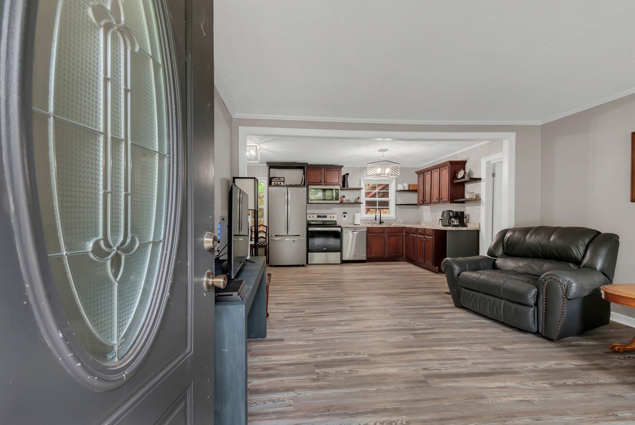 1801 Crestview Dr
