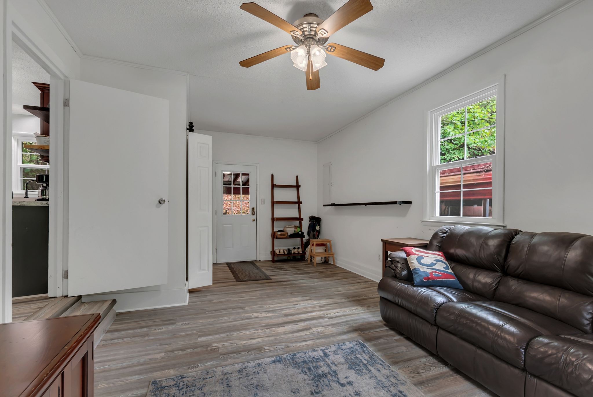 1801 Crestview Dr