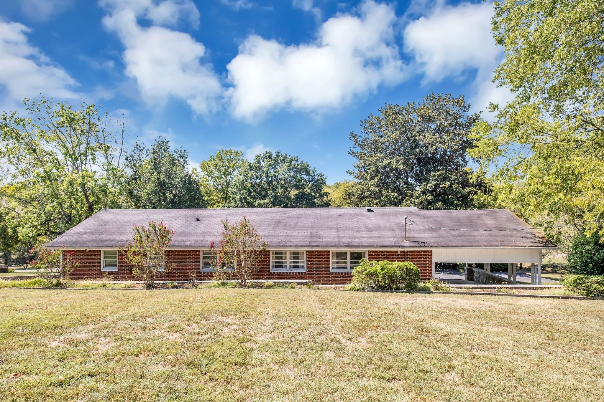 111 Sunset Dr