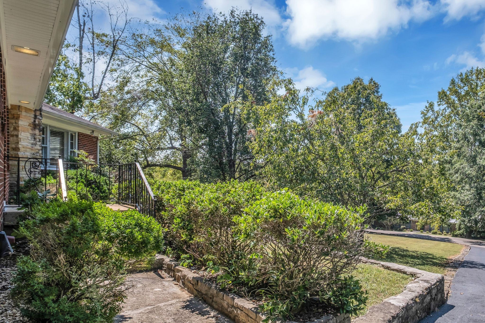 111 Sunset Dr