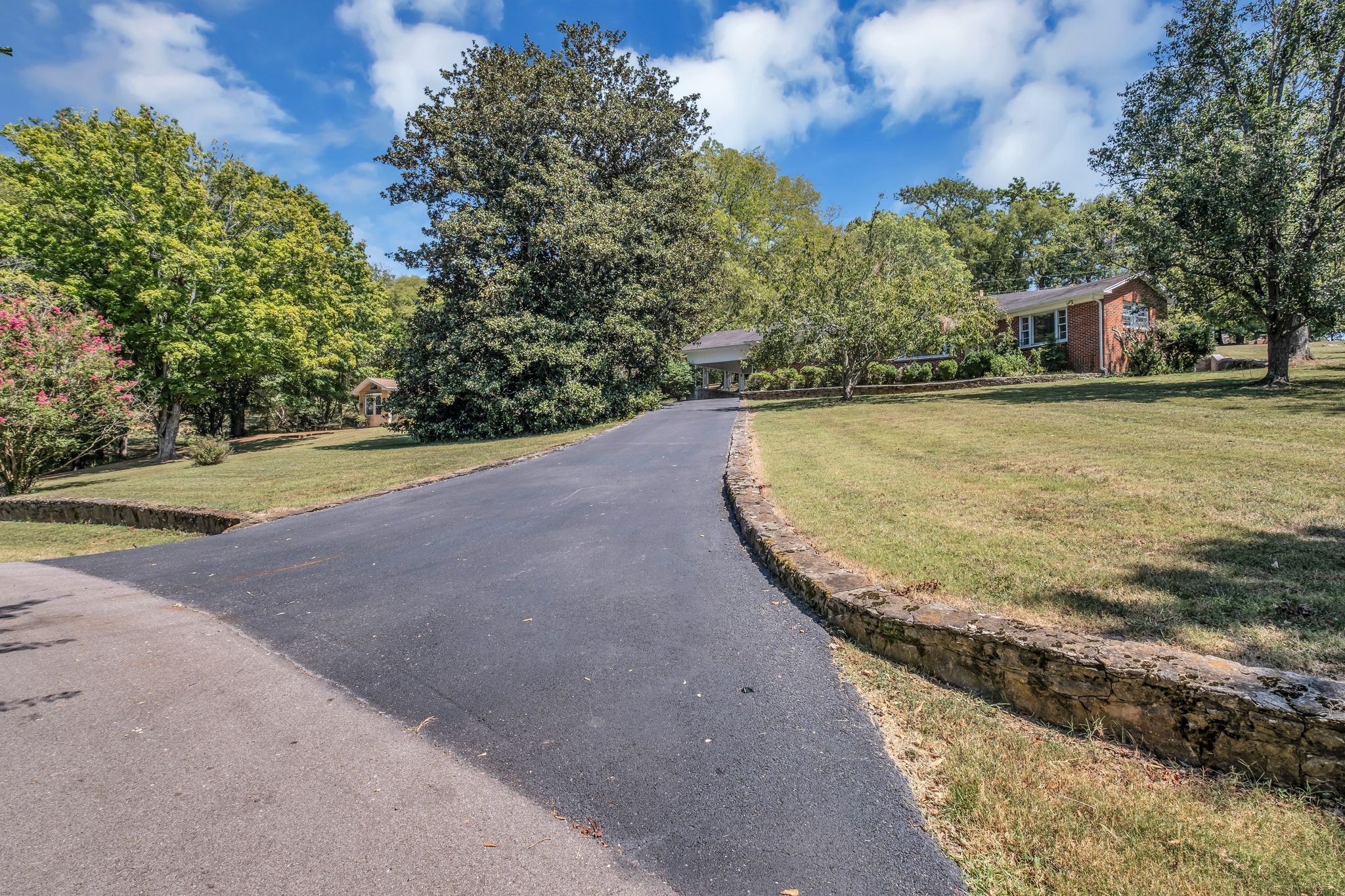 111 Sunset Dr