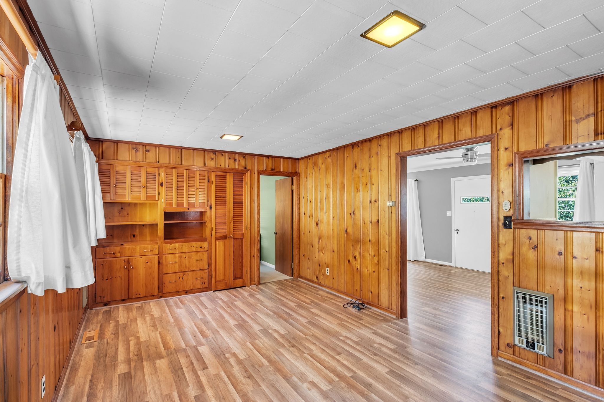 111 Sunset Dr