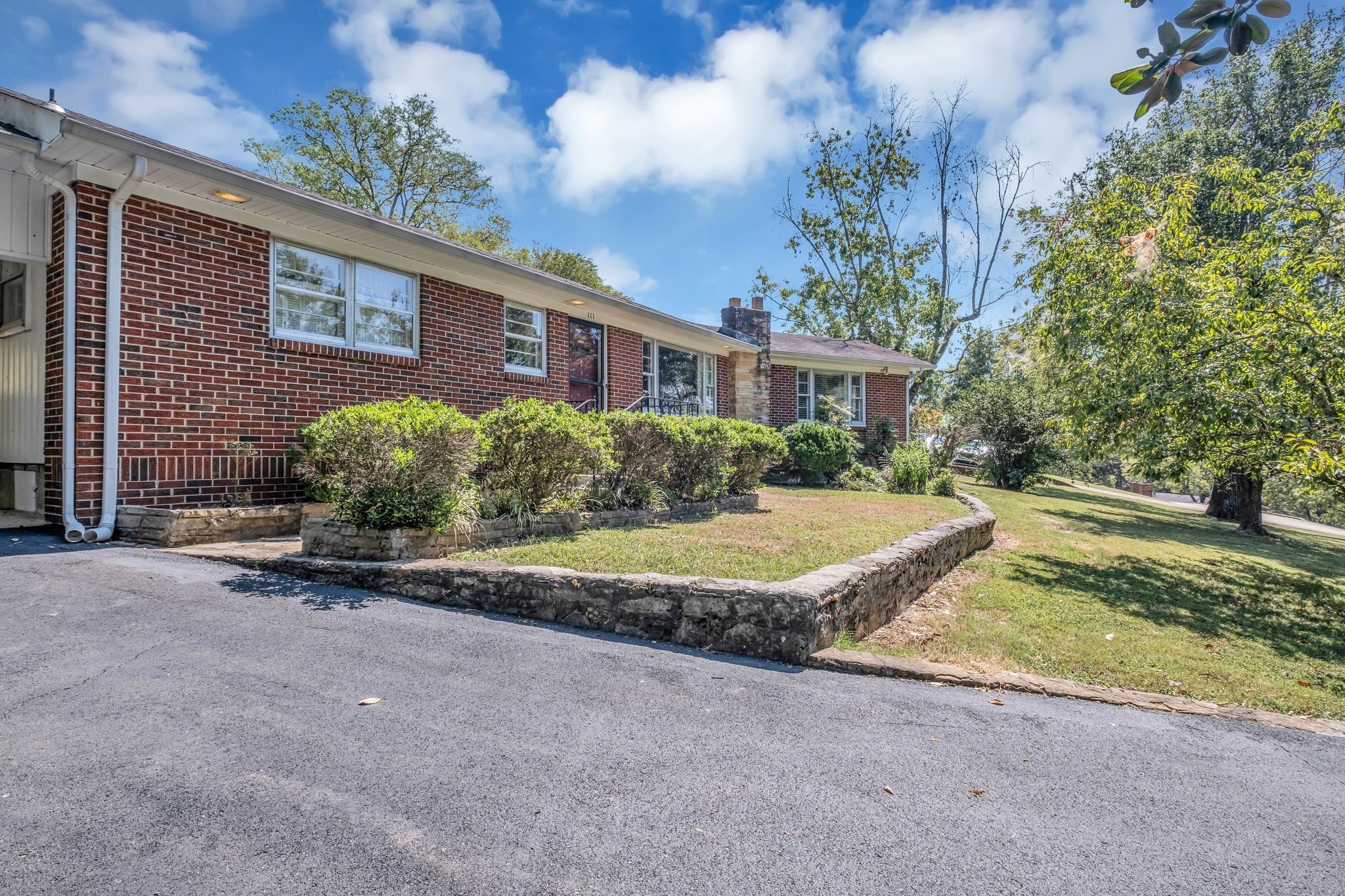 111 Sunset Dr