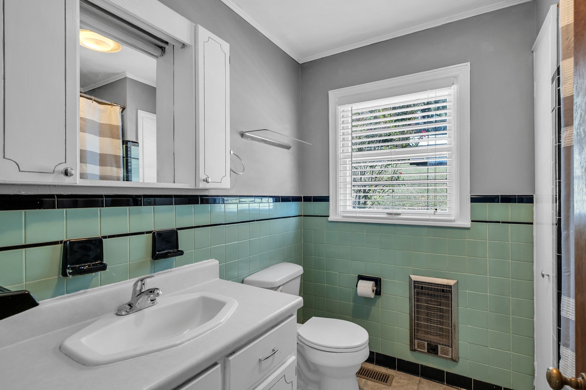 111 Sunset Dr