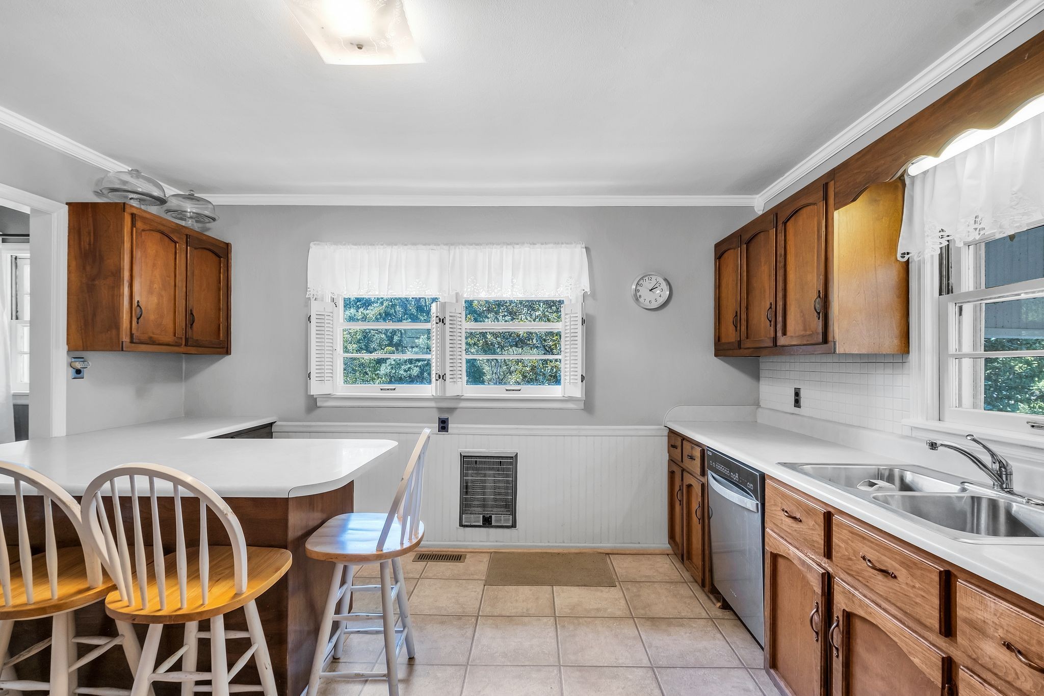 111 Sunset Dr