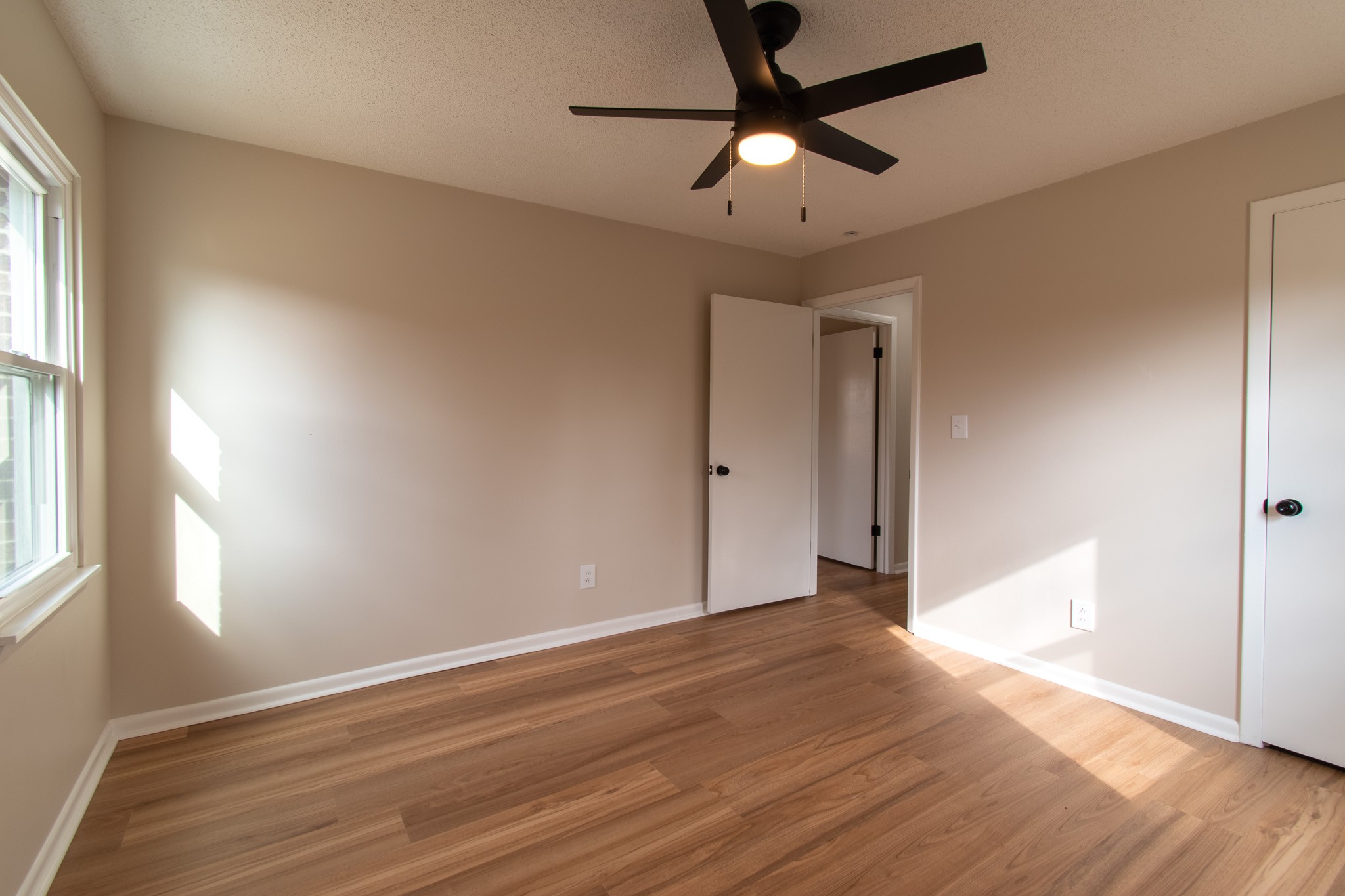903 Livingston Dr