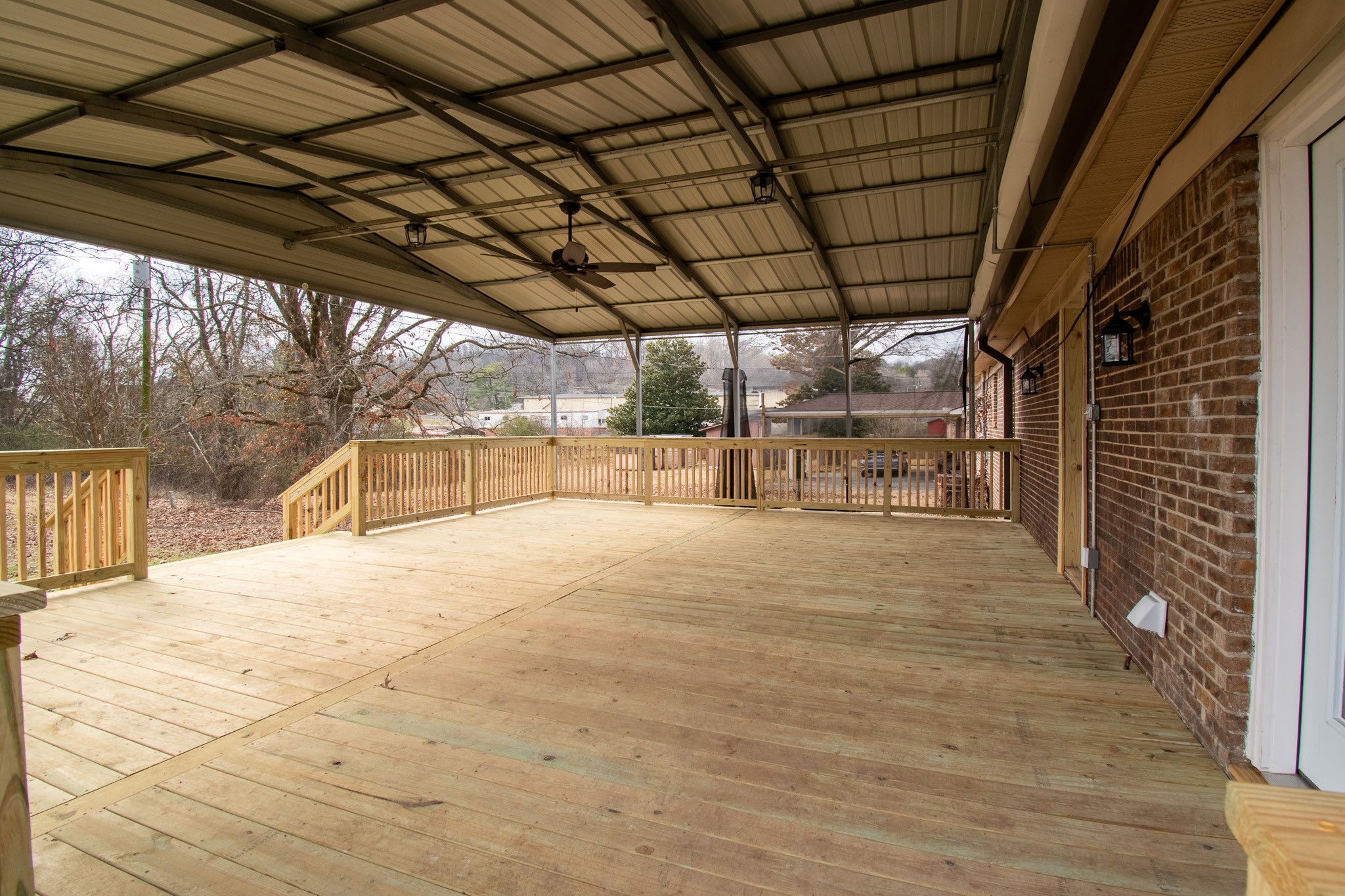 903 Livingston Dr