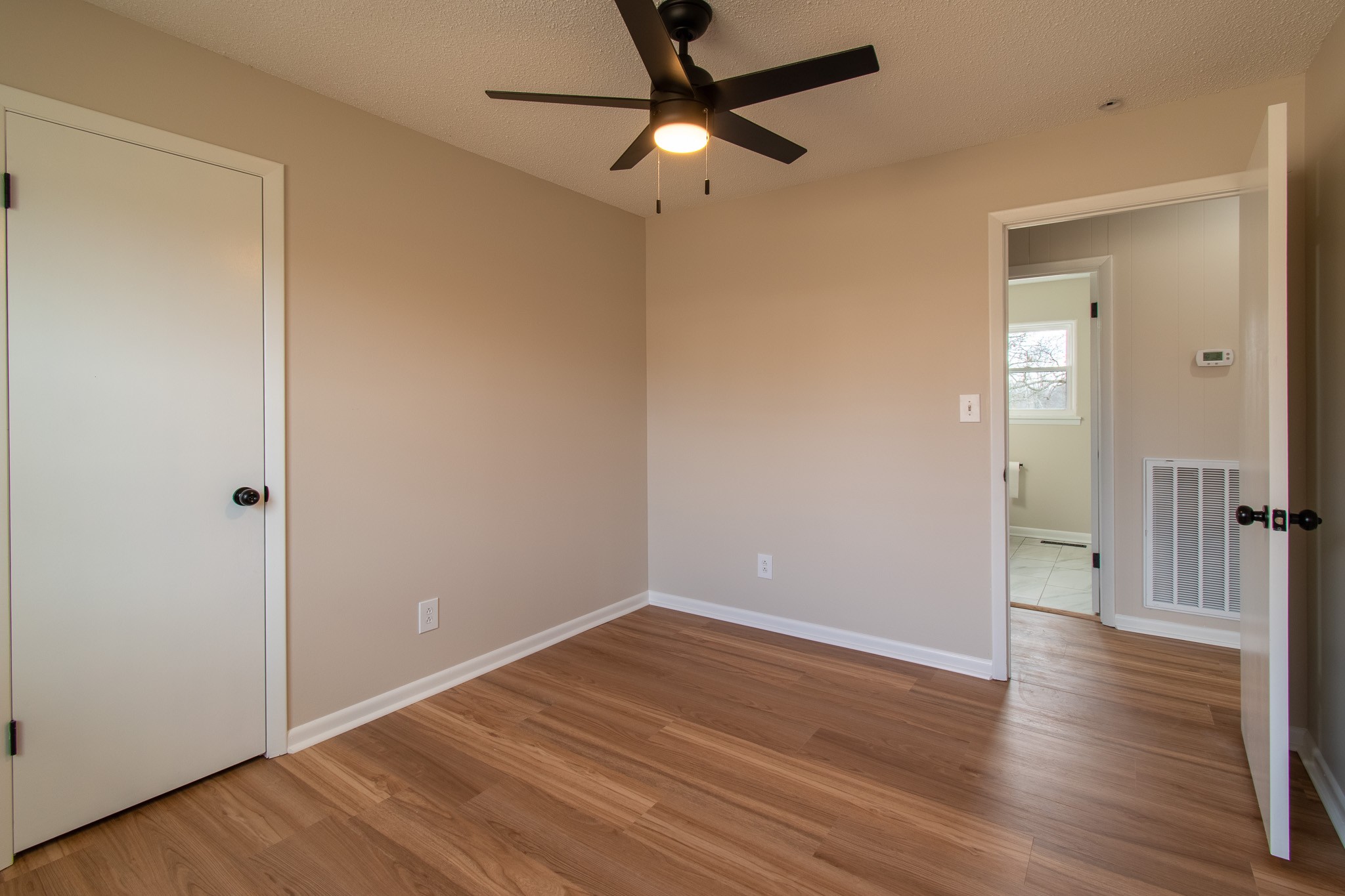 903 Livingston Dr
