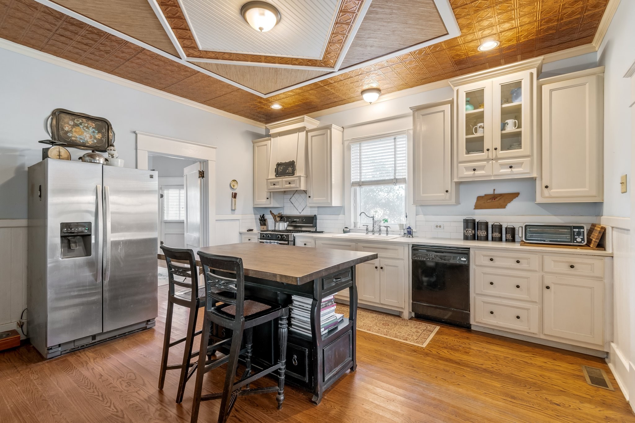 320 N Main St