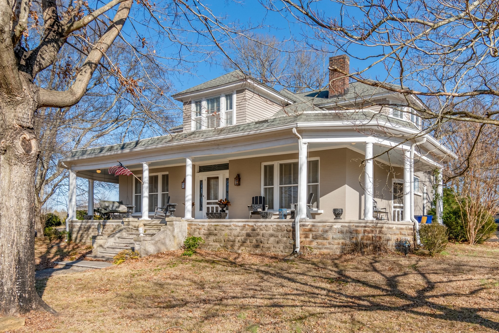 320 N Main St