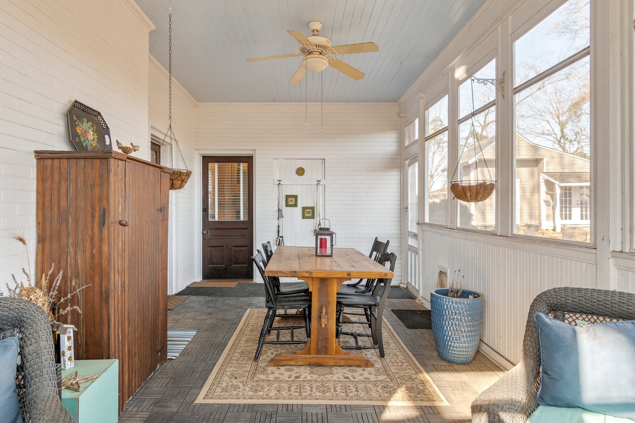 320 N Main St